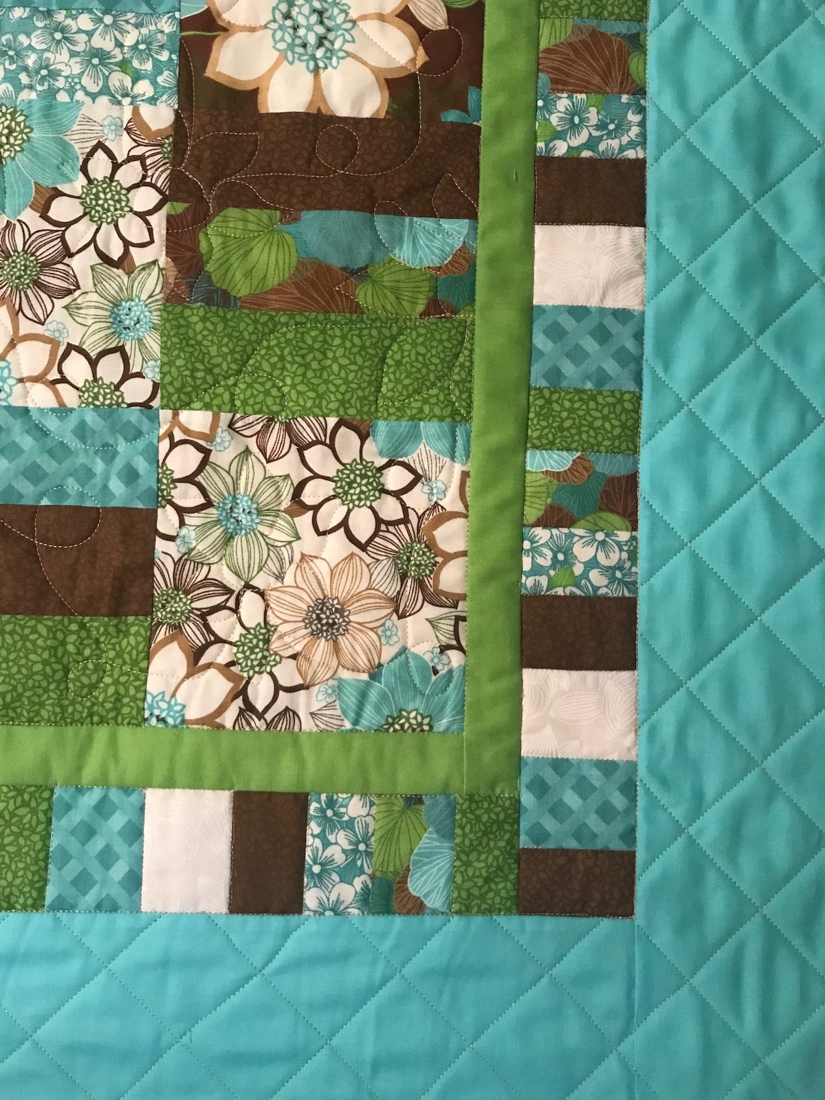 Wildflower quilt bottom corner detail